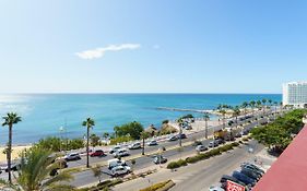 Spacious Beachfront Flat With Sea Views And Private Indoor Parking