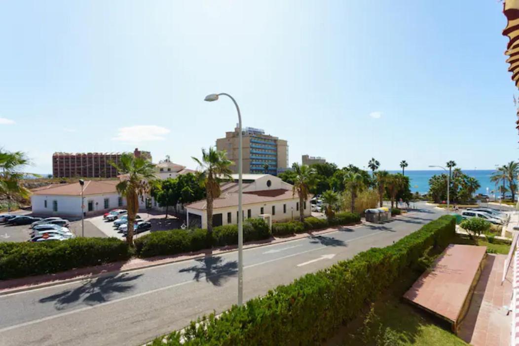 Spacious Beachfront Flat With Sea Views And Private Indoor Parking Benalmádena Zewnętrze zdjęcie