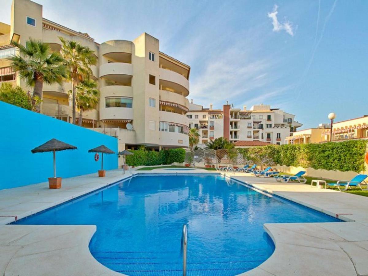 Spacious Beachfront Flat With Sea Views And Private Indoor Parking Benalmádena Zewnętrze zdjęcie
