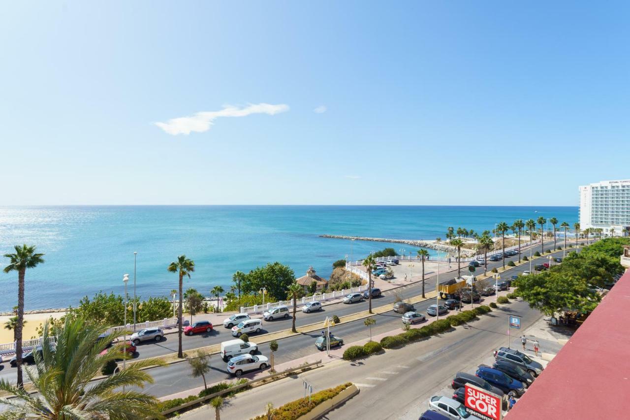 Spacious Beachfront Flat With Sea Views And Private Indoor Parking Benalmádena Zewnętrze zdjęcie