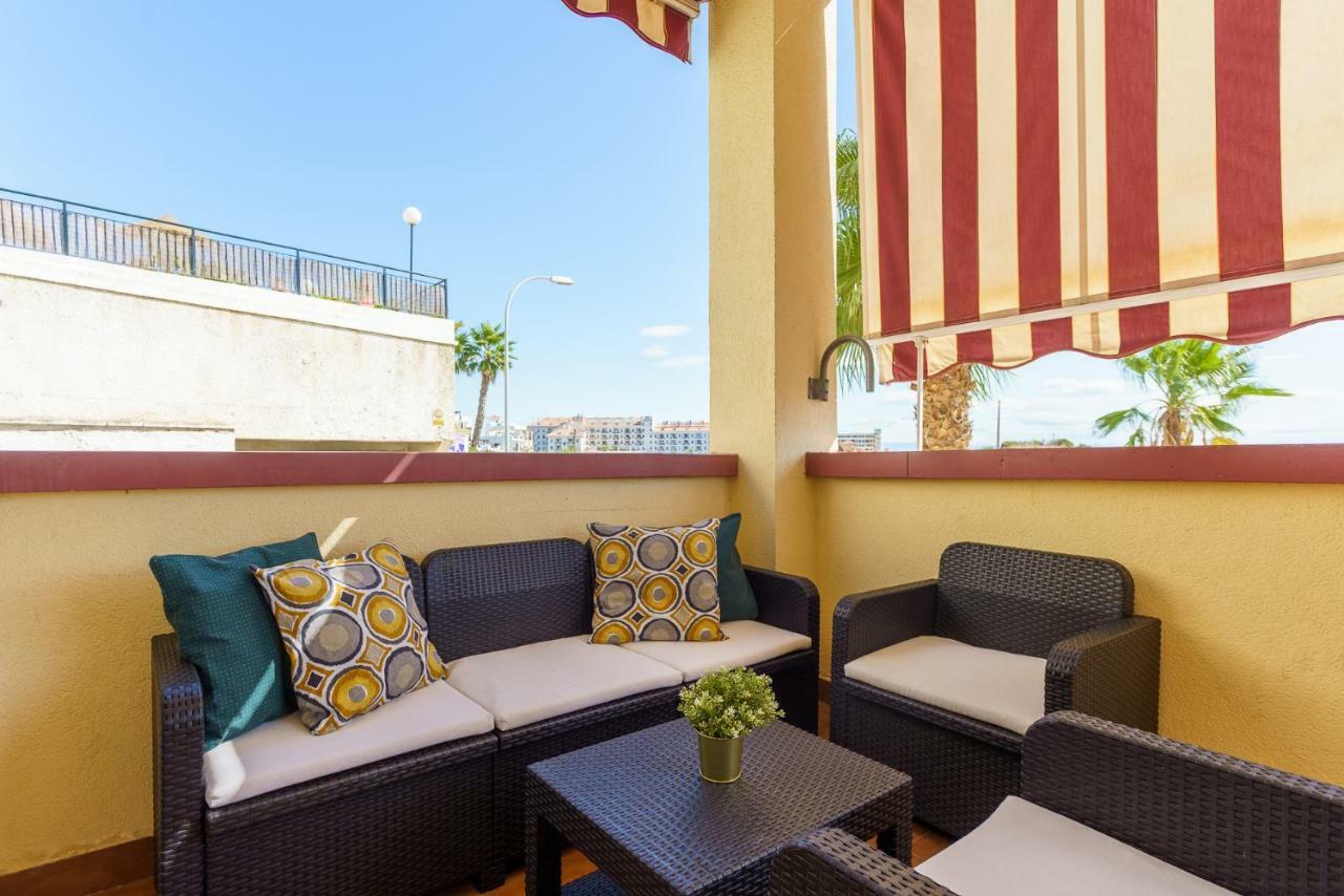 Spacious Beachfront Flat With Sea Views And Private Indoor Parking Benalmádena Zewnętrze zdjęcie