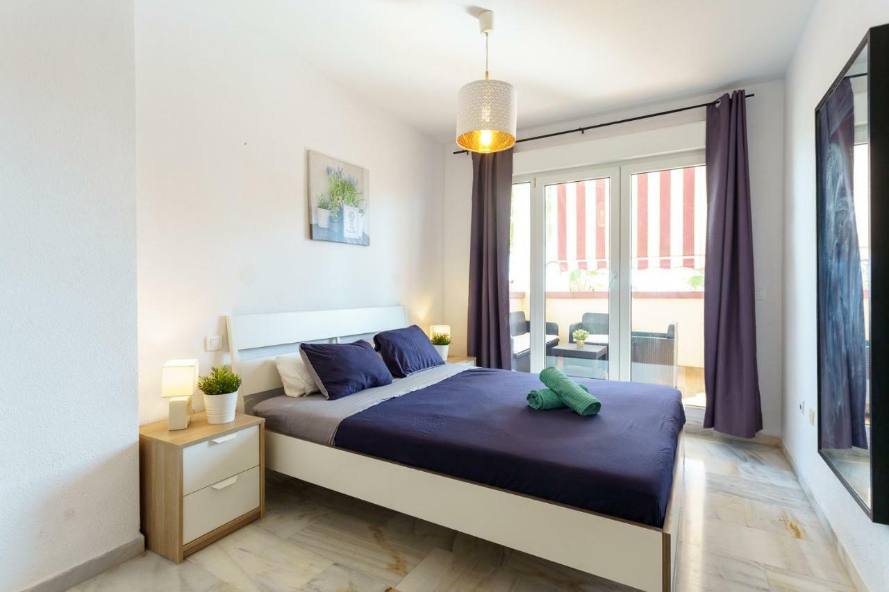 Spacious Beachfront Flat With Sea Views And Private Indoor Parking Benalmádena Zewnętrze zdjęcie