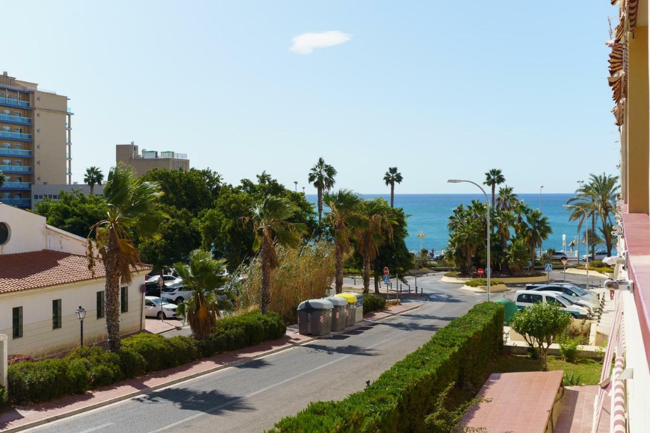 Spacious Beachfront Flat With Sea Views And Private Indoor Parking Benalmádena Zewnętrze zdjęcie