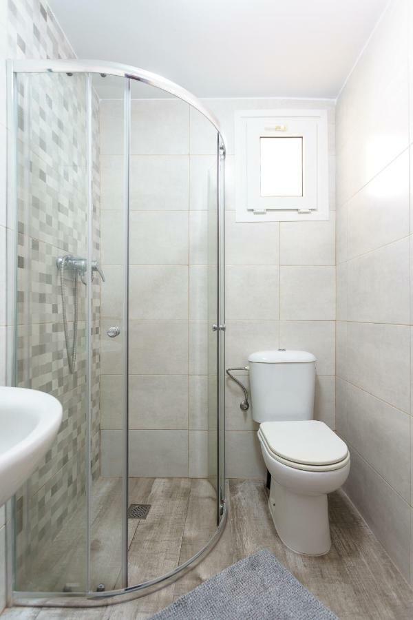 Spacious Beachfront Flat With Sea Views And Private Indoor Parking Benalmádena Zewnętrze zdjęcie