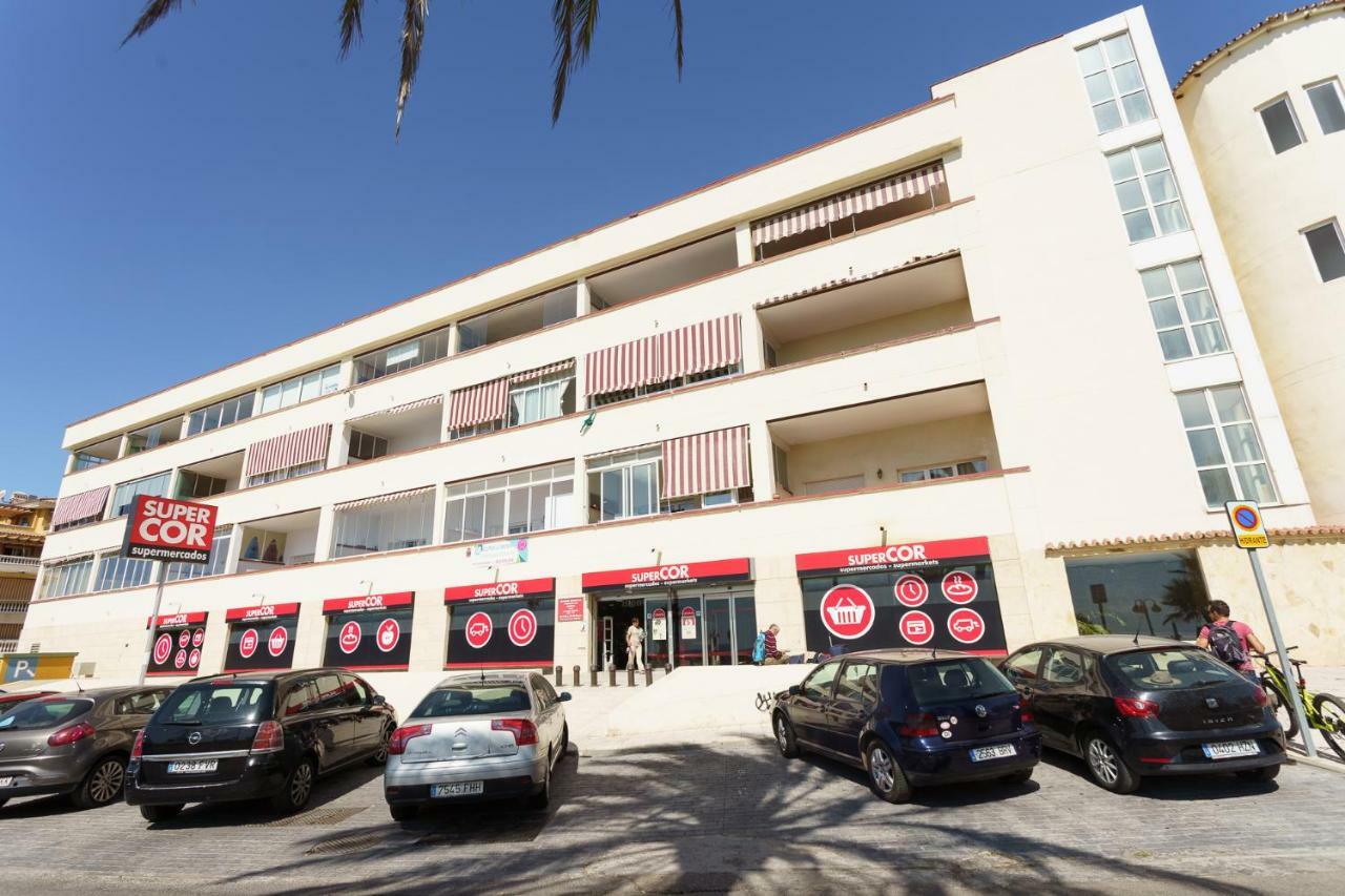 Spacious Beachfront Flat With Sea Views And Private Indoor Parking Benalmádena Zewnętrze zdjęcie